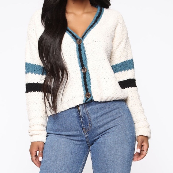 Never worn Fashion Nova cropped top sweater - Picture 3 of 4